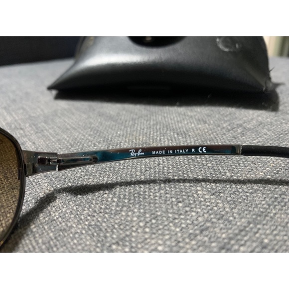 Vintage Raybans with Carrying Case - Picture 2 of 4